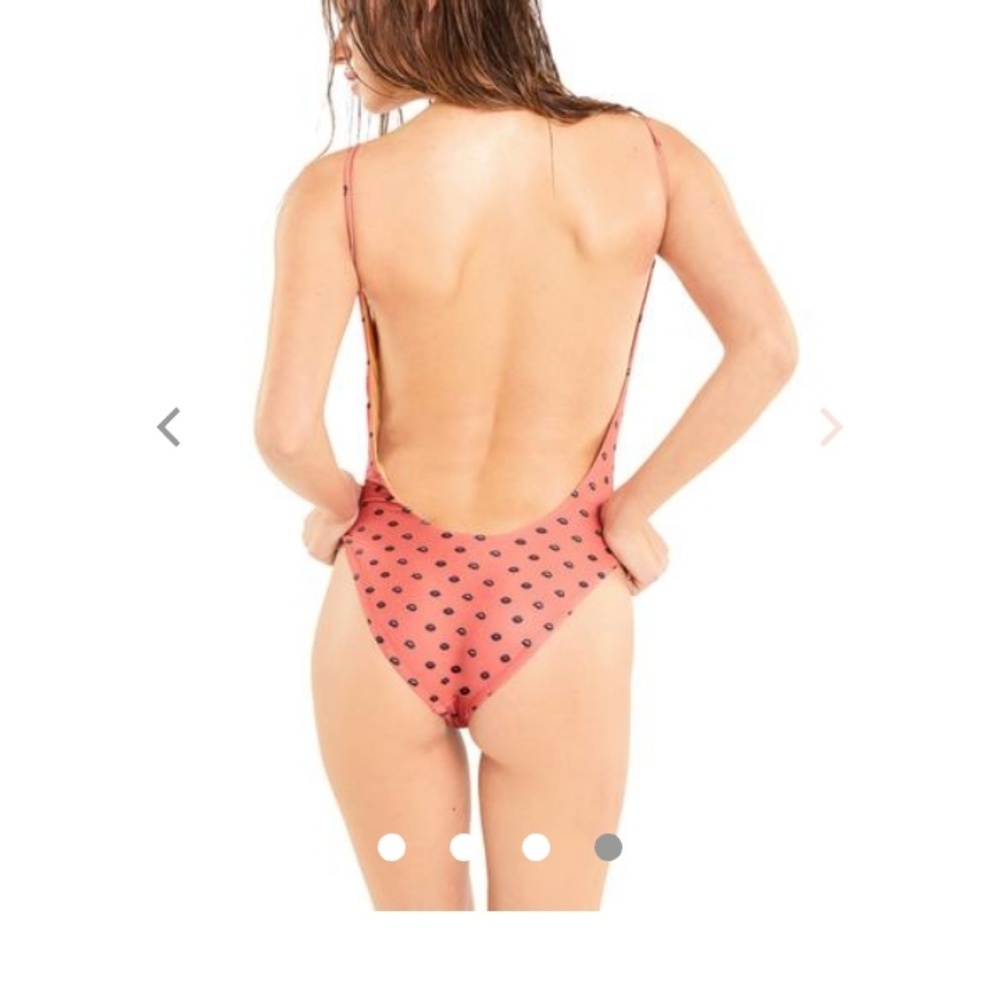 Bathing suit 1 piece kiss lips - Picture 2 of 7